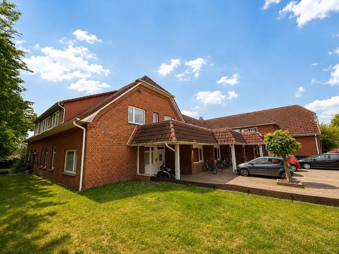 Mehrfamilienhaus mit 11 Wohnungen in guter Lage von Alfstedt - TOP Investment – Außenansicht 2