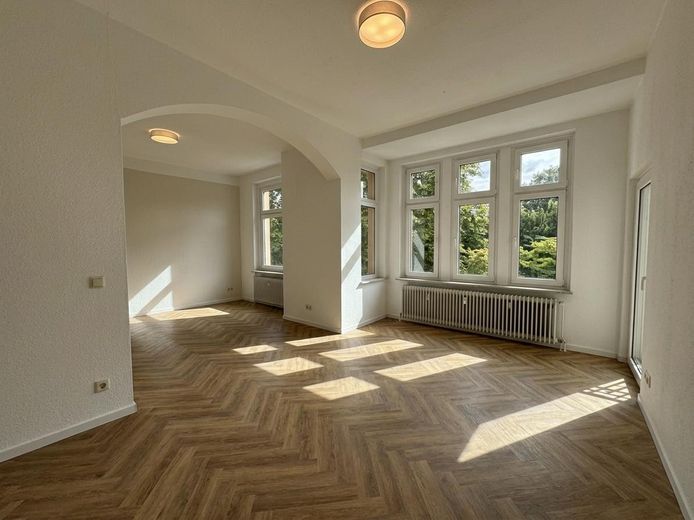 7 % Rendite mit historischem Charme: Erstbezug nach Sanierung, Denkmal-Sonder-AfA – Foto 1