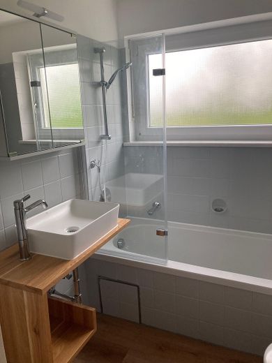All inkl. WG Zimmer, neue Möbel, Whg renoviert, NK, Wlan, Strom inkl. – Badezimmer renoviert