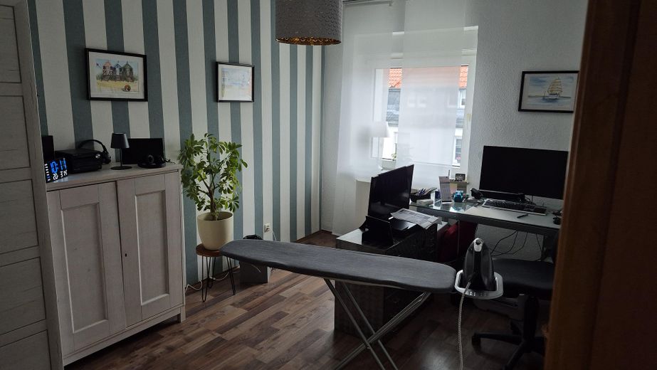 Charmantes Einfamilienhaus in ruhiger zentraler Lage – Kinder/Arbeitszimmer2