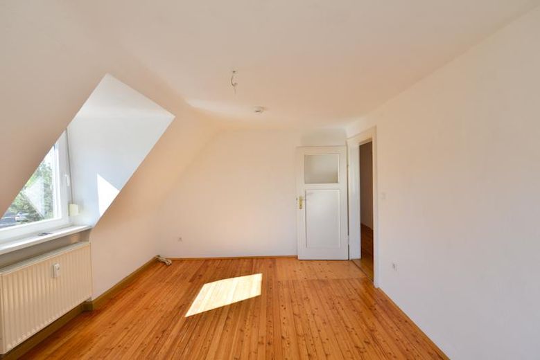 2,5 Zimmer.  |  2 Garagen. |  Bezugsfrei.  |  Und das im oberen Frauenland. – Foto 3