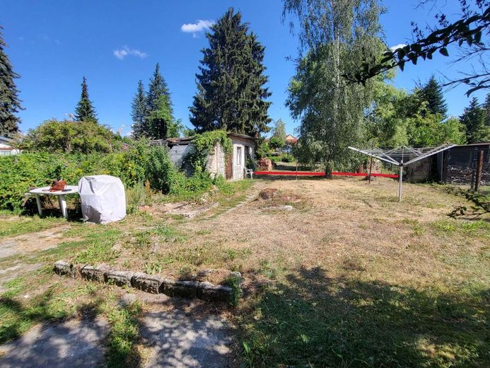 Wunderbares Grundstück mit Abrisshaus – Foto_vorne_mit Grenzlinie
