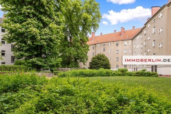 IMMOBERLIN.DE - Hübsche Wohnung mit verglaster Loggia in guter Lage