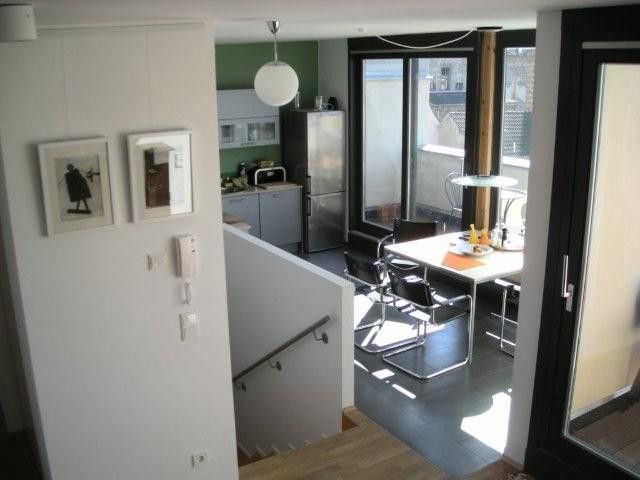 Blick zur offenen Küche