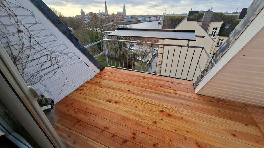 Accogliente appartamento mansardato di 2 locali – Balkon