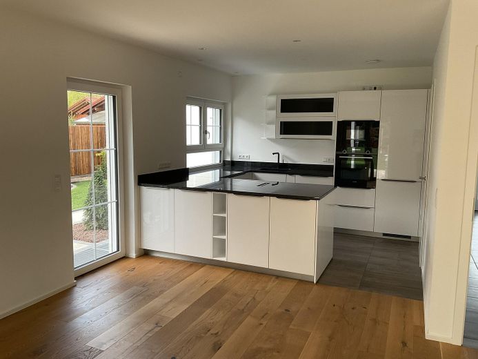 Am Waldrand - 5-Zi.-DHH | Bj. 2022 | 500 m² Grundstück – Küche