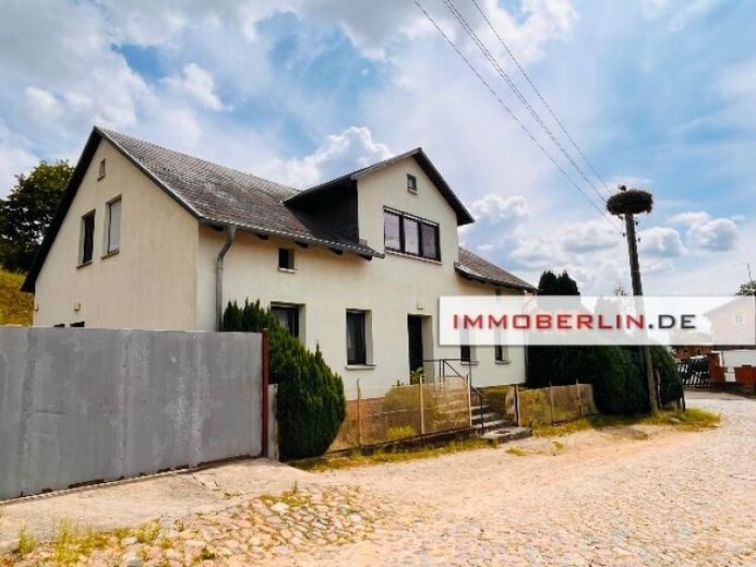 IMMOBERLIN.DE - Ein-/Zweifamilienhaus mit Nebengebäuden & Potenzial in ländlicher Lage nahe See – Foto 1
