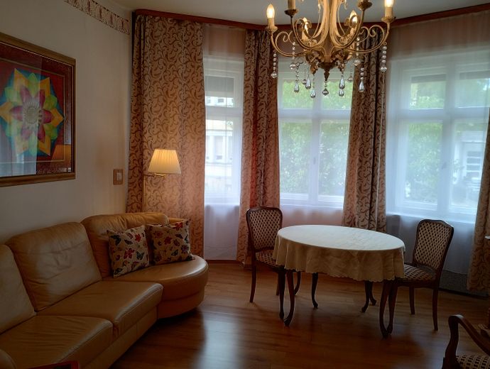 Kış dönemi için (1.10.26 - 31.4.2027 tarihleri arasında) romantik bir villada kiralık tatil dairesi – Wohnzimmer