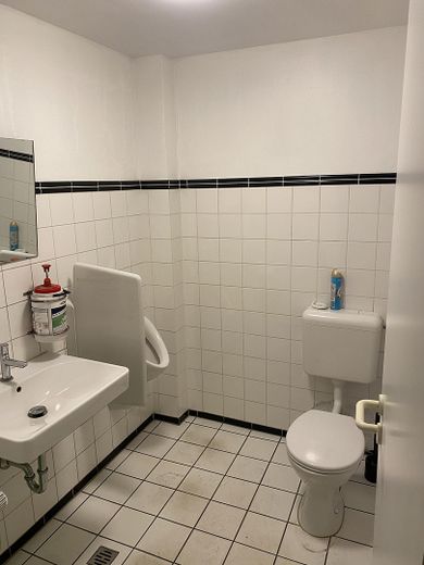Toilette im Lager