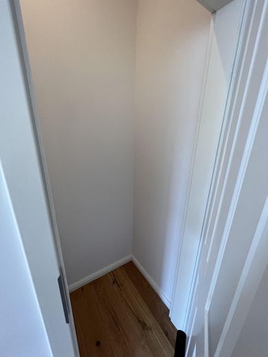 Lussuoso appartamento di 4 locali risanato con cucina componibile unica sul Kaßberg – Abstellraum