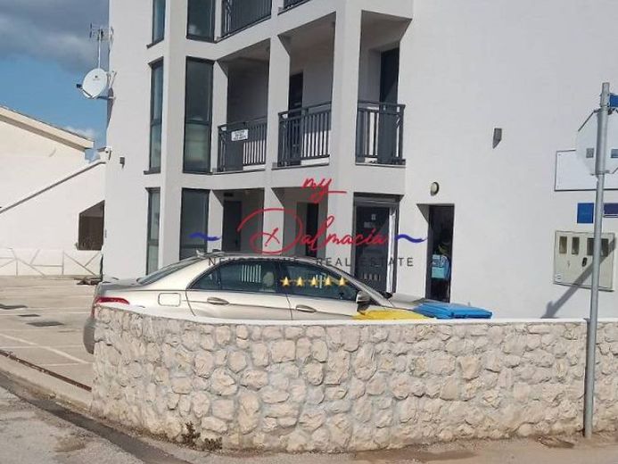 Vir, Einfamilienhaus mit 6 Wohnungen, ausgezeichnete Investition – Foto 1