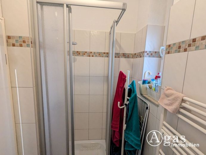 3-Zimmer-Erdgeschosswohnung mit Balkon und Keller in Eberswalde – Bad