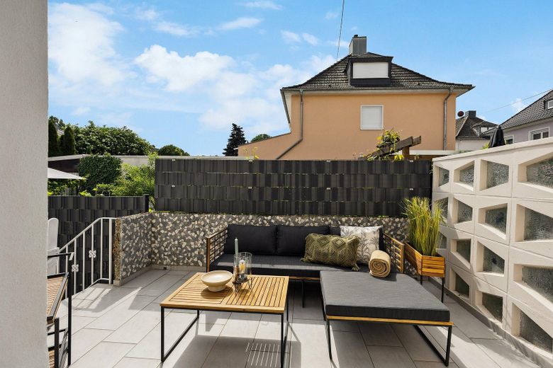 Charmante Doppelhaushälfte mit Garten - Ruhig & zentral - ohne Provision – Terrasse