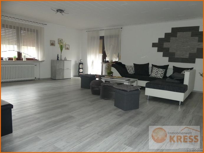 2-Familienwohnhaus mit Balkon, Wintergarten und 2 Garagen in der Ortslage von Sinntal-Oberzell – Bild 18