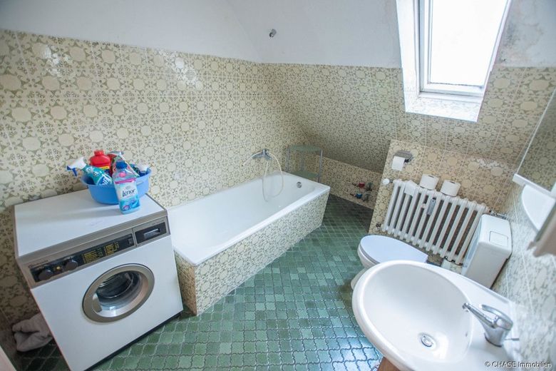 Großflächiges 5-Parteien Mehrfamilienhaus in Bad Pyrmont - Top SOLL-Faktor von 9,7 in Löwensen! – DG - Badezimmer