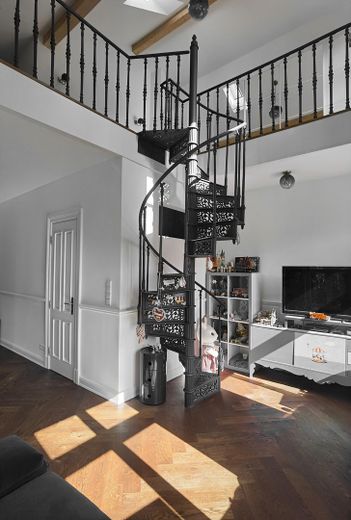 Jugendstil-Villa mit Zukunft und Geschichte - 380qm - Effizienzklasse A+ / provisionsfrei – Kinderzimmer Wendeltreppe