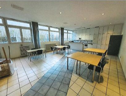 Provisievrij solitair object op toplocatie! Kantoorruimte, productie en veel buitenruimte aan de A1! – Kantine EG