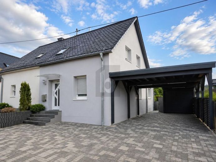 DOM Z CHARAKTEREM – Foto 1