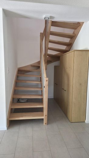 Можна одразу заселятися! Новий односімейний будинок у Франквайлері – Treppe