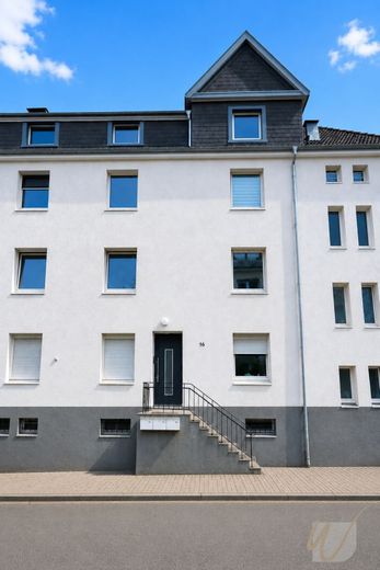Modernisierte 5-Zimmer-Eigentumswohnung über 2 Ebenen - ca. 129 m² Wohnkomfort – Hausansicht