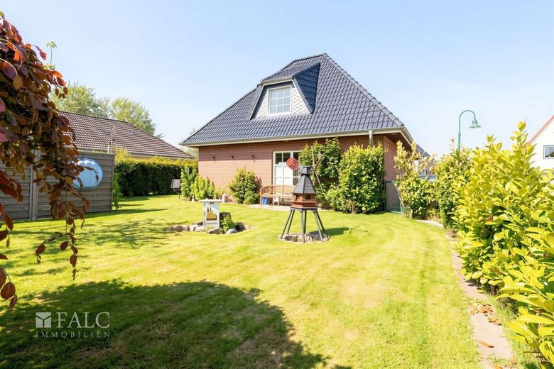 Provisionsfrei: modernisiertes Einfamilienhaus mit Pool und Sauna – Garten