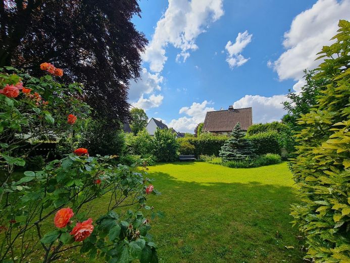 Familienparadies - großzügiges EFH mit Garten – Foto 9