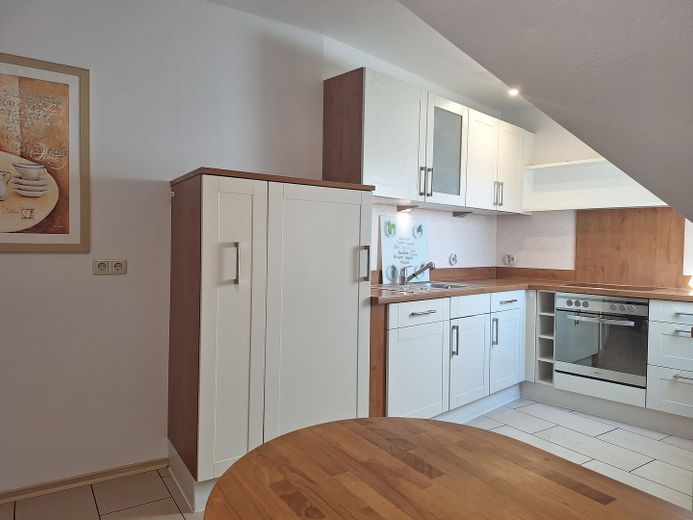 Helle 3-Zi.-DG-Wohnung + XXL-TG-Eckplatz, 2 Balkone, EBK, 95m² in Karlsfeld PROVISIONSFREI – Foto 5