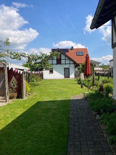 Wohntraum - Gepflegtes, großzügiges Zweifamilienhaus in Fürstenberg (Bad Wünnenberg) – Blick in den Garten