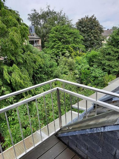 D-Bilk: Super Lage! Ruhiges umgrüntes Wohn­-Refugium mit Charme. – Gartenblick