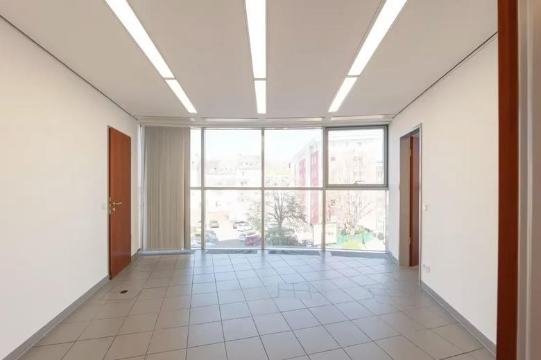 Büro-/Praxisraum 1