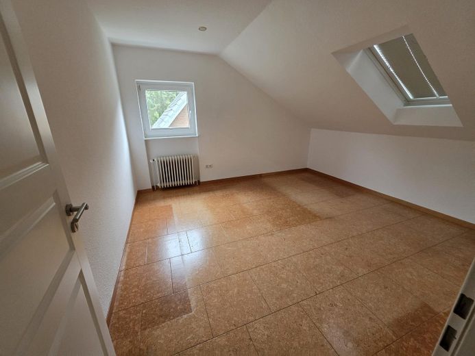 Israelsdorf: Gepflegtes EFH mit Einliegerwohnung nahe Naturschutzgebiet – Schlafzimmer ELW, 15 qm