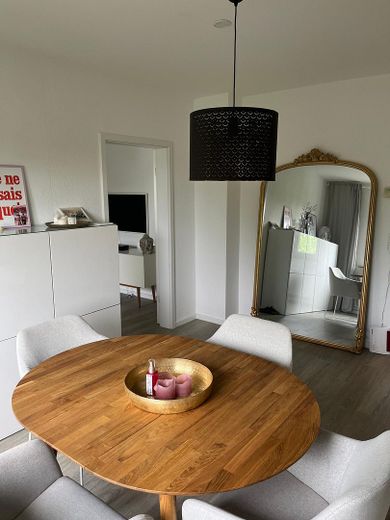 Renovierte, helle 3 Zimmer Wohnung (Refrath) – Wohn-/Esszimmer