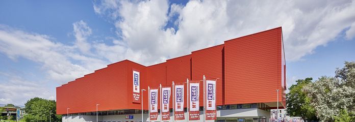 51m2 STORAGE SPACE IN A PRIME TRANSPORT LOCATION. COMMISSION-FREE