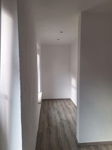 Bright 3-room apartment with large daylight bathroom and dressing room in Zwickau-Crossen – Ankleide