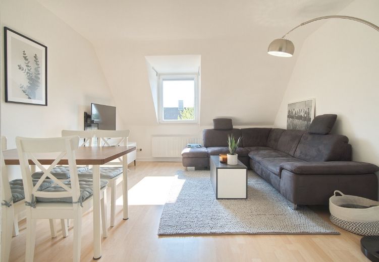 Sehr schöne Maisonettewohnung mit Traum-Ausblick und guter Ausstattung, PKW-Stellplatz direkt am Haus – d041aae928248ed3a7a71faddd7b1fe10fb9fe09.jpg