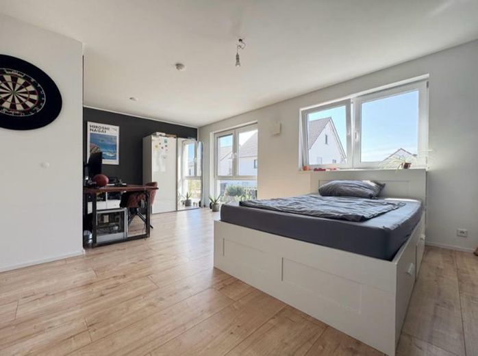 Raum zum Entfalten: Haus in Friedberg mit 120 Quadratmetern – Schlafzimmer 2