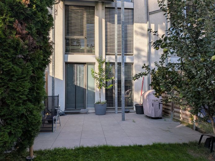 Wunderschöne Maisonette-Wohnung in bester Lage mit Garten - Erbpacht – Hausrückseite
