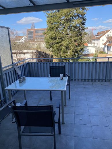Nowocześnie umeblowane 6-osobowe mieszkanie współdzielone w centrum miasta Stgt. Möhringen – Terrasse