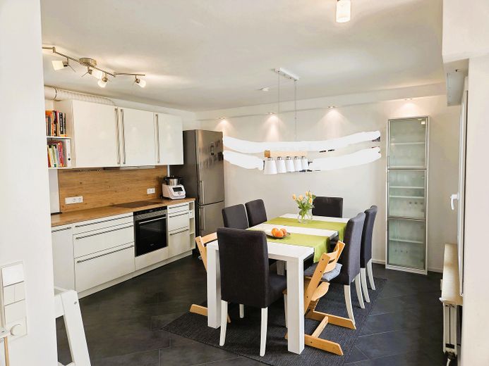 Hausalternative: 160 m², 5 Zi., Panorama-Terrasse – Küche
