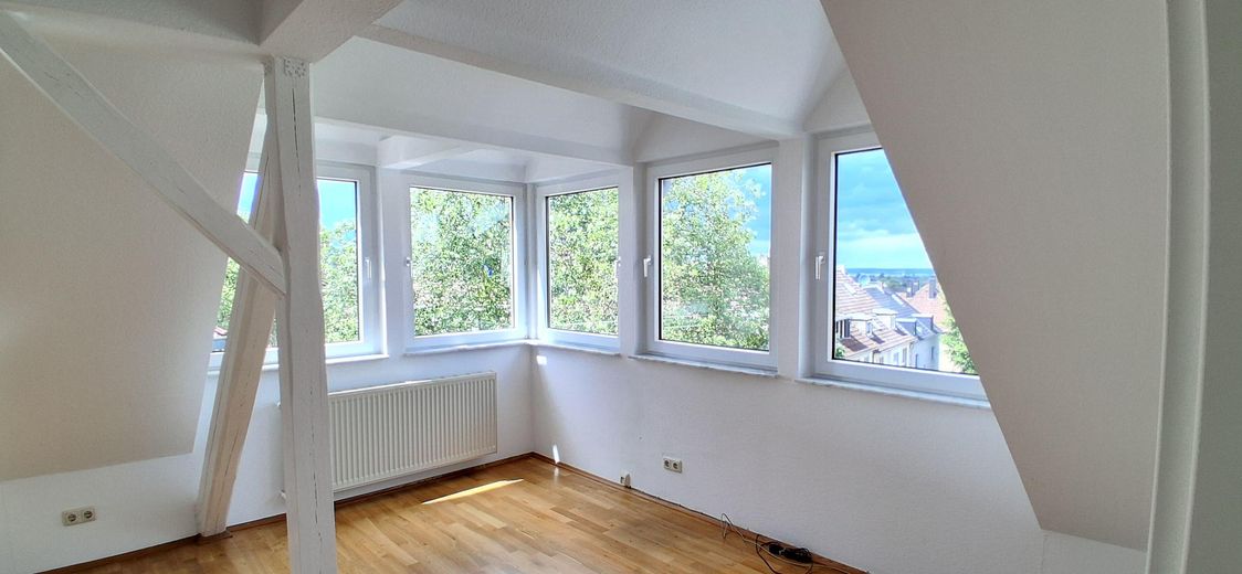 Charmante lichtdurchflutete  Eigentumswohnung mit Dachterrasse in Südlage – Esszimmer