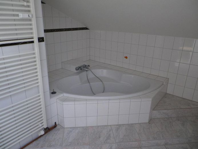 Voll/Duschbad DG