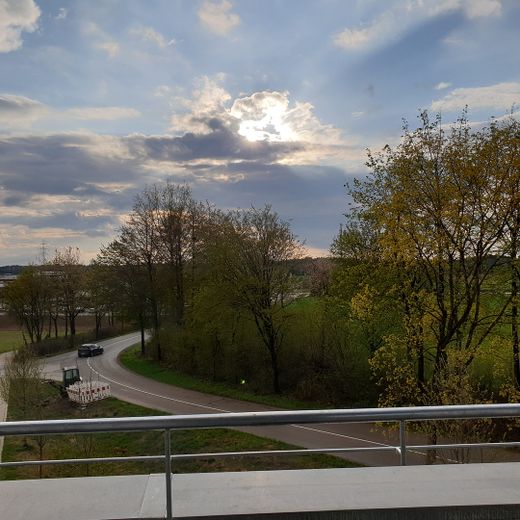 4-Zimmer- Penthouse-Wohnung mit riesiger Dachterrasse – Abendstimmung