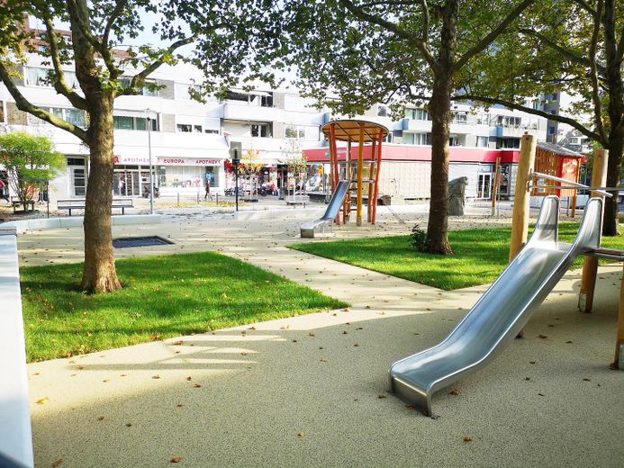 4/5 Zimmer Wohnung in Königsforstnähe (Neubrück) zur Eigennutzung oder als Kapitalanlage – Neugestaltung Kirchplatz