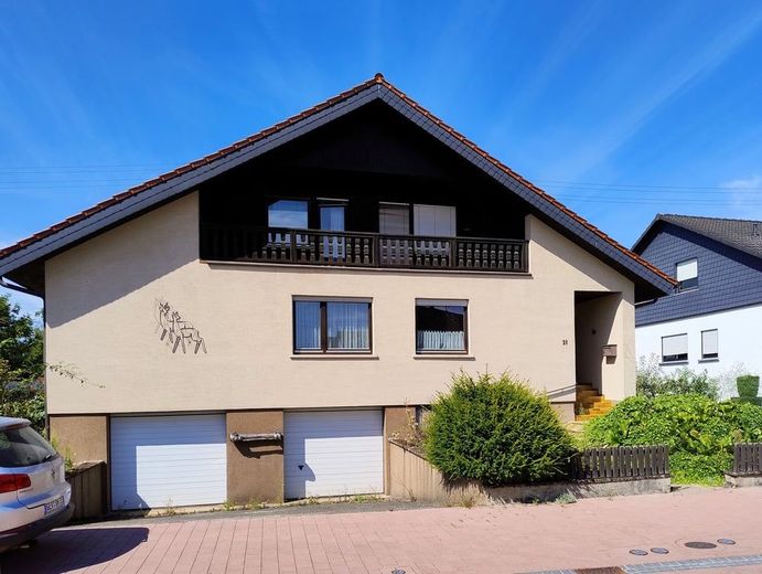 Großzügiger Wohntraum mit Potenzial: 7 Zimmer und unverbaubare Sicht in Wörth-Schaidt! – Ansicht 1