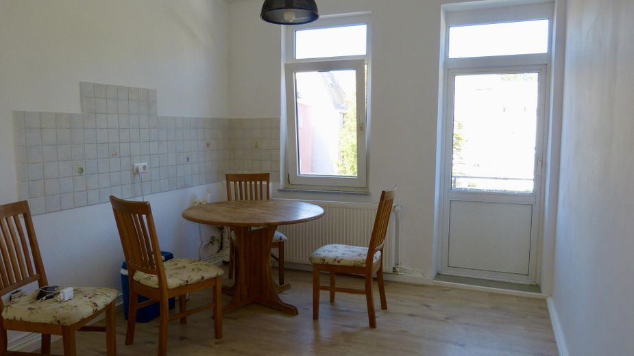 Sanierte 2-Zimmer-Wohnung mit Balkon in Bremerhaven – Küche