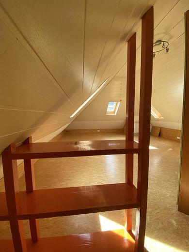 Single-family house in 1930s villa style - Private sale – Dachzimmer