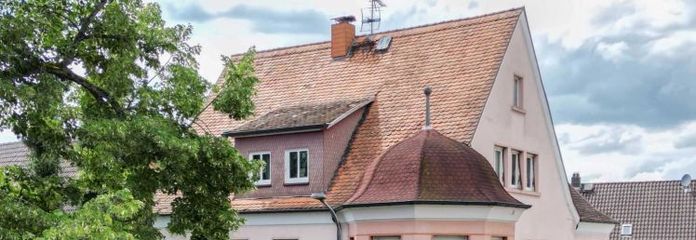 Villa élégante chargée d’histoire – Immeuble résidentiel représentatif dans un quartier calme de Hainstadt