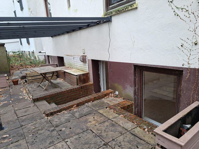 rückwärtige Terasse / Pergola