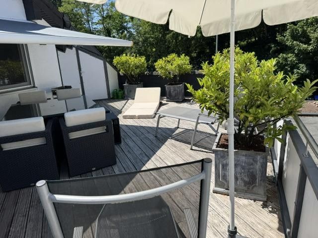 Saarbrücken! Luksusowy dom przy lesie, a jednak w mieście – spokojna, prestiżowa lokalizacja, wszechstronne możliwości wykorzystania – Dachterrasse