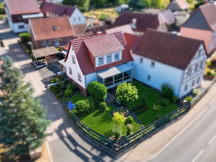 Dom dla całej rodziny: dom jednorodzinny z ogrodem w Ferna – Zdjęcie 1